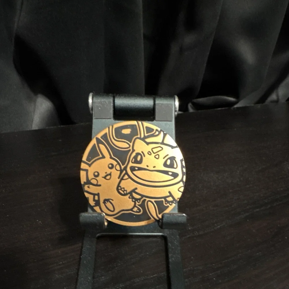 Pokémon TCG Pikachu Bulbasaur Gold Black Plastic Flip Coin CCG Coin Collectible